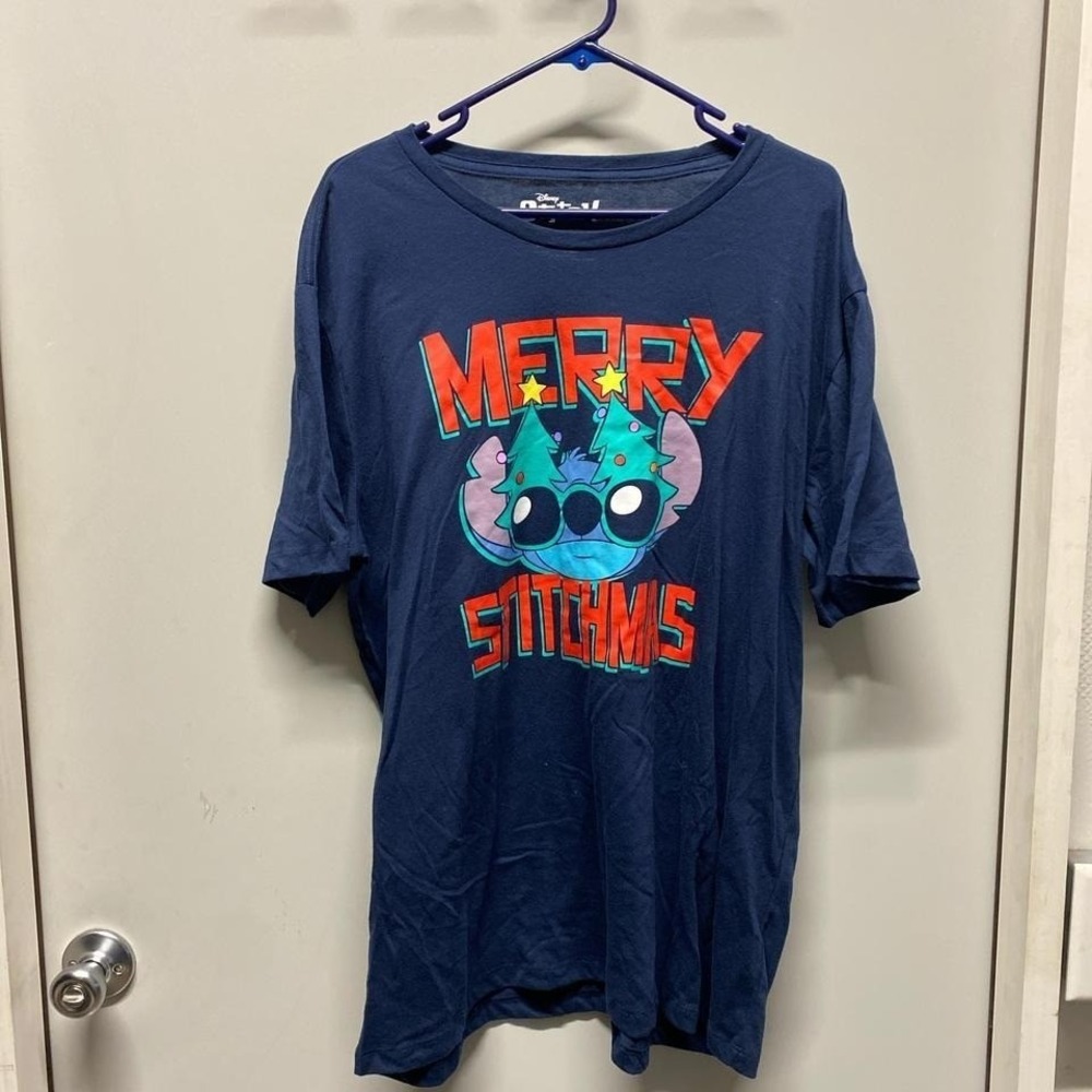 Disney T-Shirt Mens Merry Stitchmas Graphic Navy Blue 2X Excellent